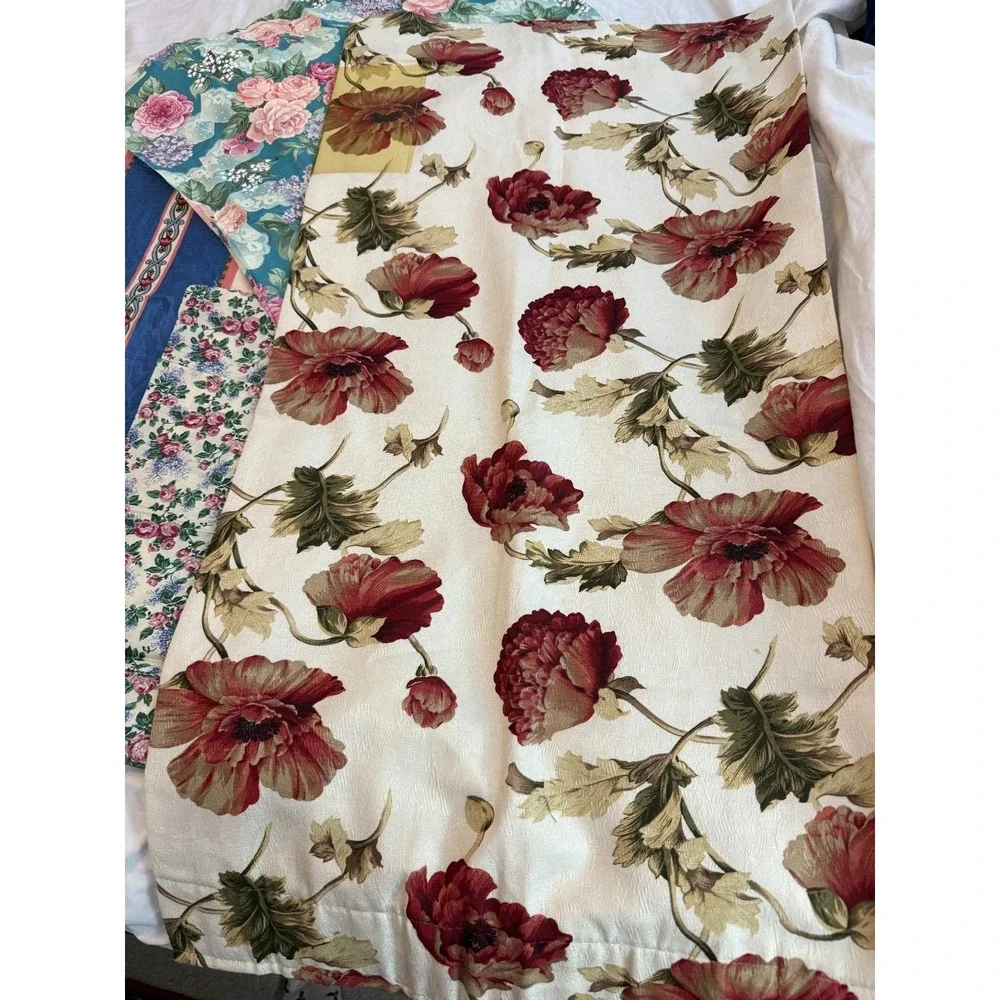 VTG new Lot of 7 flower print floral designs fabrics various size samples colors